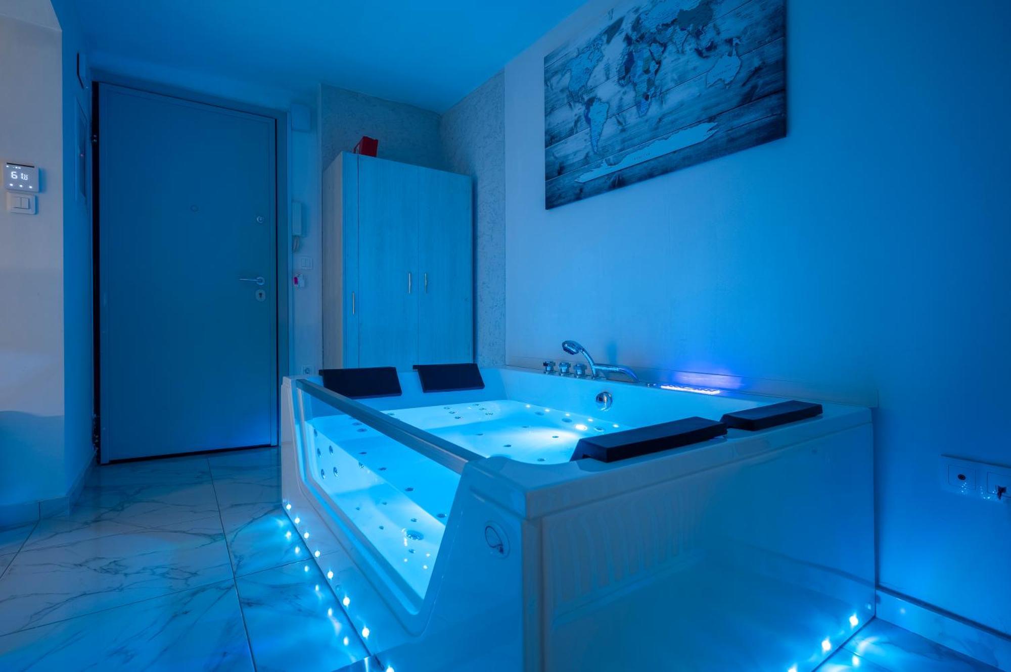 Premium Jacuzzi Suite At The City Center, By Aqua Platinum Salonic Exterior foto